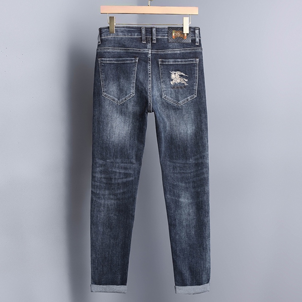 ブランドジーンズ側面デザイン